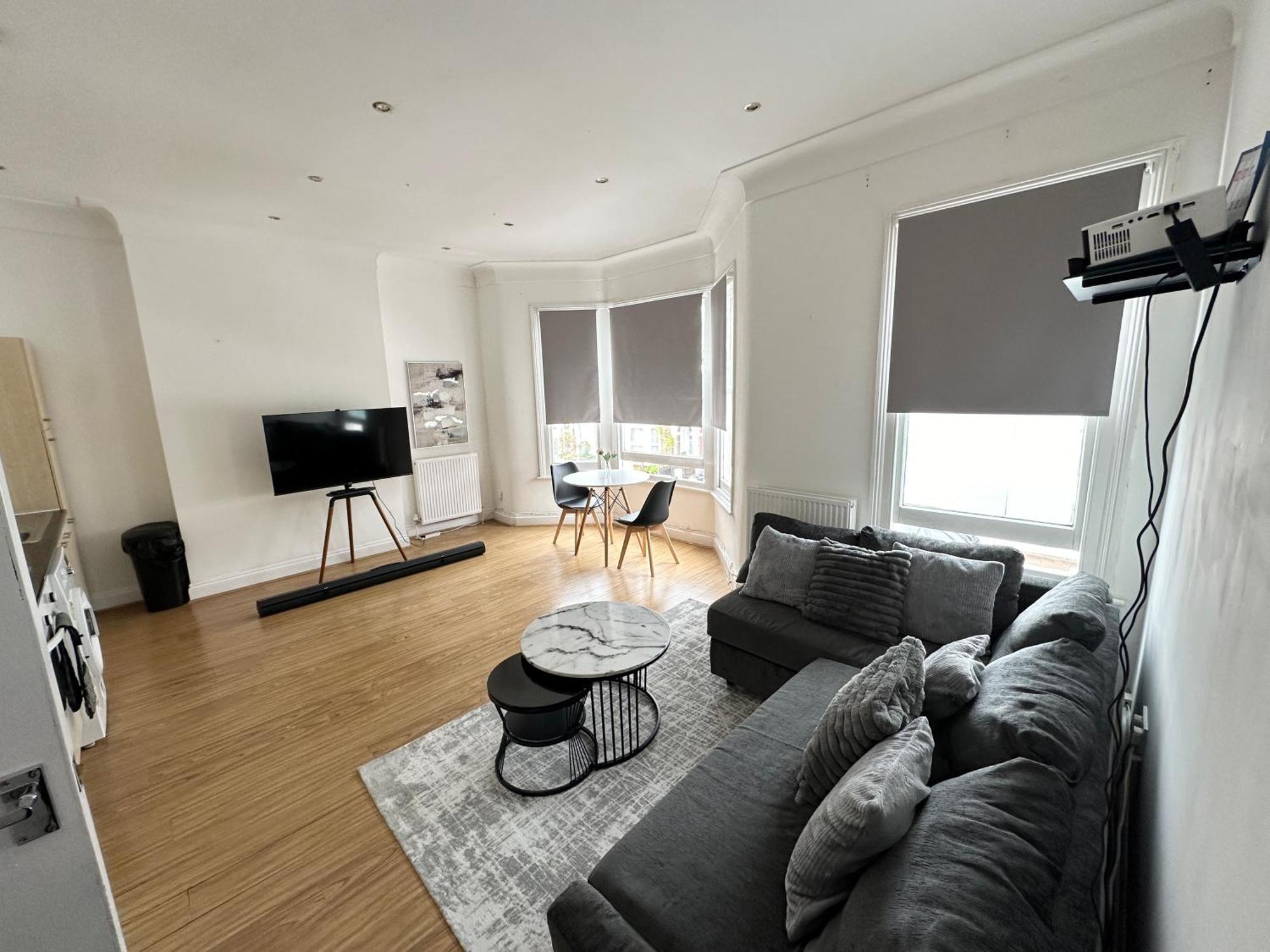 Spacious 2 Bed Flat In 런던 외부 사진